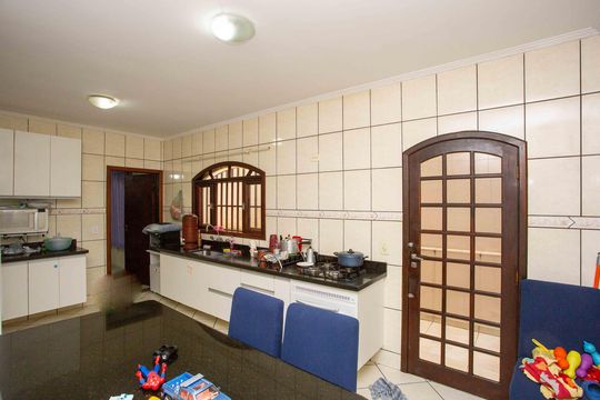Cozinha de casa à venda com 3 quartos, 176m² em Piraporinha, Diadema