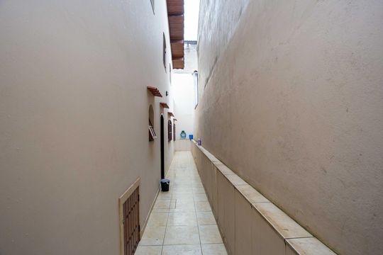 Quintal de casa à venda com 3 quartos, 176m² em Piraporinha, Diadema