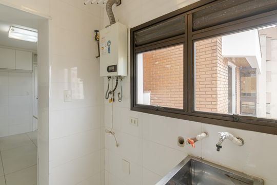 Área de serviço de apartamento para alugar com 3 quartos, 105m² em Indianópolis, São Paulo