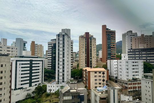 Vista de apartamento à venda com 3 quartos, 132m² em Sion, Belo Horizonte