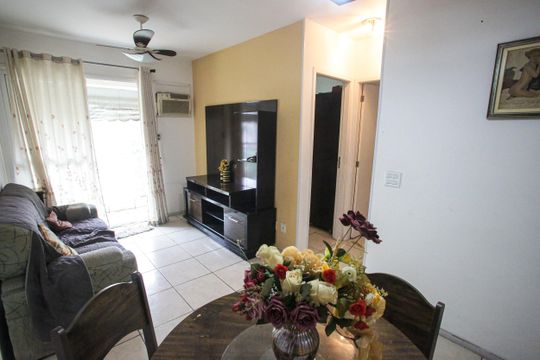 Sala de apartamento para alugar com 2 quartos, 55m² em Pechincha, Rio de Janeiro