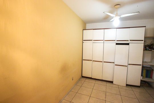 Quarto 1 de apartamento para alugar com 2 quartos, 55m² em Pechincha, Rio de Janeiro