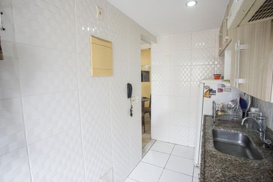 Cozinha de apartamento para alugar com 2 quartos, 55m² em Pechincha, Rio de Janeiro