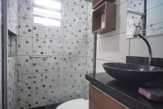 Banheiro de apartamento para alugar com 2 quartos, 55m² em Cohab, Sapucaia do Sul