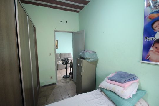 Quarto 2 de casa à venda com 2 quartos, 365m² em Glória, Belo Horizonte