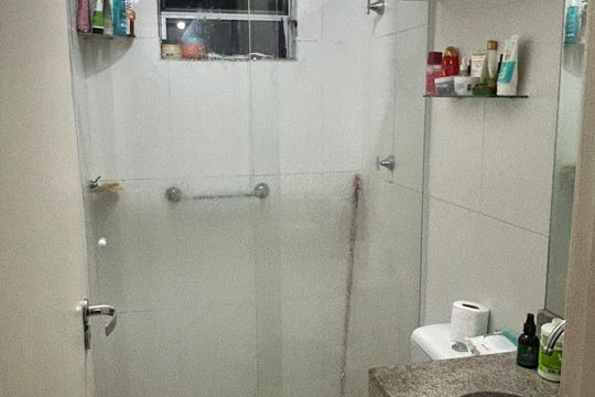 Banheiro de apartamento para alugar com 2 quartos, 47m² em Vila Bremen, Guarulhos