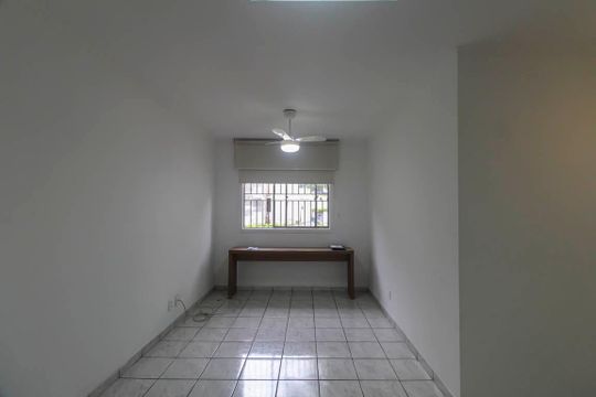 Casa de Condomínio para alugar com 3 quartos, 57m² em Jardim Ibitirama, São Paulo