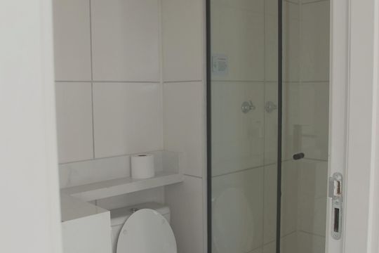 Banheiro de apartamento para alugar com 2 quartos, 40m² em Usina Piratininga, São Paulo