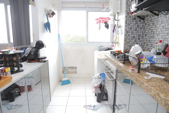 Cozinha de apartamento para alugar com 1 quarto, 45m² em Vila Carmosina, São Paulo