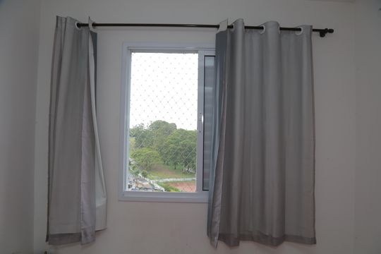 Janela do quarto  de apartamento para alugar com 1 quarto, 45m² em Vila Carmosina, São Paulo