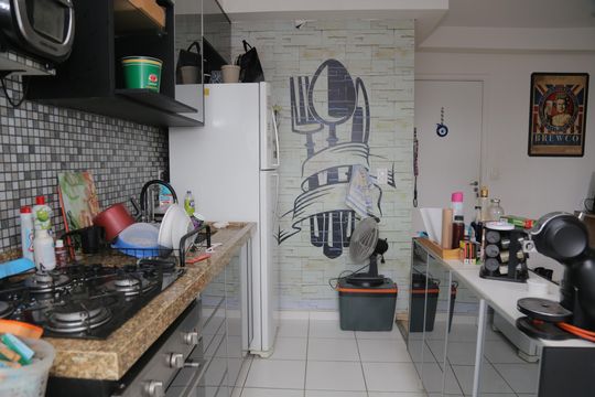 Cozinha de apartamento para alugar com 1 quarto, 45m² em Vila Carmosina, São Paulo