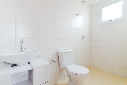 Banheiro de apartamento para alugar com 2 quartos, 40m² em Macedo, Guarulhos