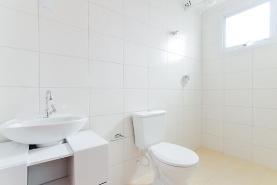 Banheiro de apartamento para alugar com 2 quartos, 40m² em Macedo, Guarulhos