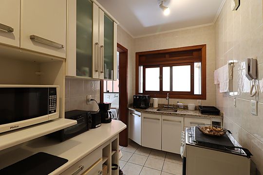 Cozinha de apartamento à venda com 2 quartos, 74m² em Higienópolis, Porto Alegre