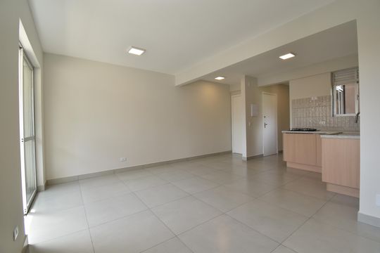 Sala de apartamento à venda com 2 quartos, 67m² em Água Verde, Curitiba