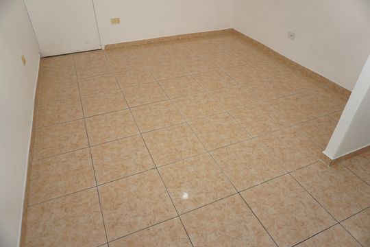 Quarto de casa de condomínio para alugar com 1 quarto, 21m² em Jardim das Rosas, Embu das Artes