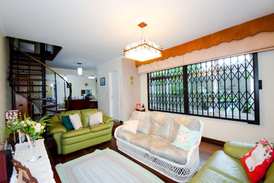 Casa para alugar com 3 quartos, 350m² em Vila Sao Joao, Guarulhos