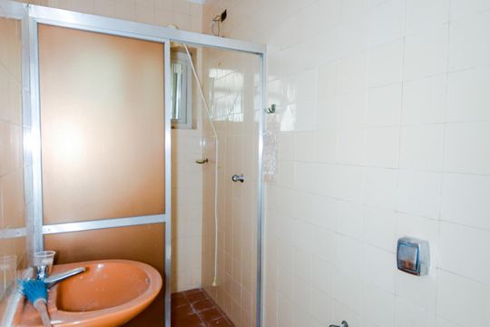 Banheiro da Edícula  de casa para alugar com 3 quartos, 350m² em Vila Sao Joao, Guarulhos