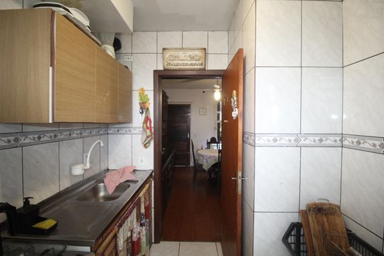 Cozinha de apartamento à venda com 2 quartos, 54m² em Rubem Berta, Porto Alegre
