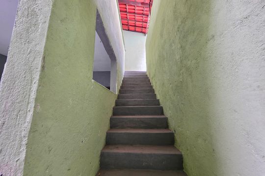 Escadas de casa para alugar com 5 quartos, 250m² em São João Batista, Belo Horizonte