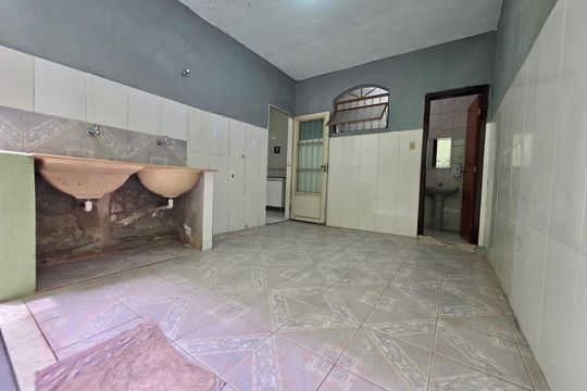 Área de Serviço de casa para alugar com 5 quartos, 250m² em São João Batista, Belo Horizonte