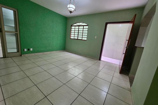 Sala de casa para alugar com 5 quartos, 250m² em São João Batista, Belo Horizonte