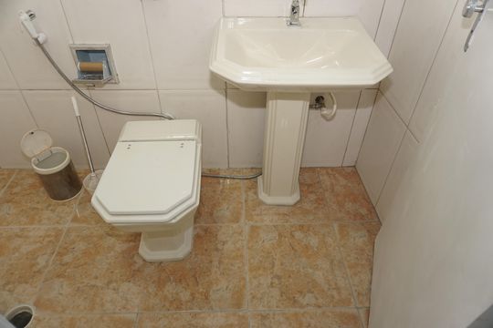 Banheiro de casa para alugar com 1 quarto, 30m² em Jardim das Rosas, Embu das Artes