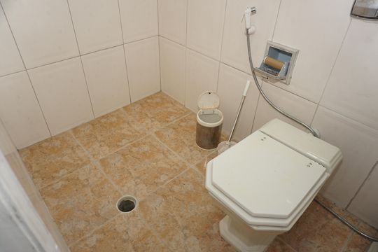 Banheiro de casa para alugar com 1 quarto, 30m² em Jardim das Rosas, Embu das Artes