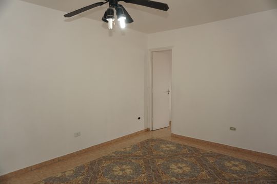 Quarto de casa para alugar com 1 quarto, 30m² em Jardim das Rosas, Embu das Artes