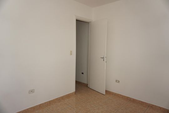 Cozinha de casa para alugar com 1 quarto, 30m² em Jardim das Rosas, Embu das Artes