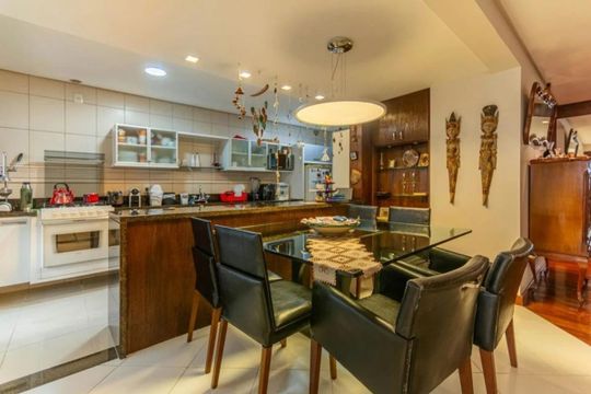 Sala de jantar de apartamento para alugar com 3 quartos, 138m² em Bela Vista, Porto Alegre
