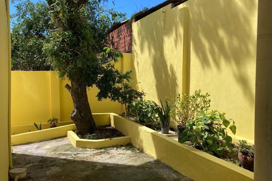 Área externa de casa à venda com 3 quartos, 130m² em Cavalhada, Porto Alegre