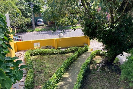 Casa à venda com 3 quartos, 130m² em Cavalhada, Porto Alegre