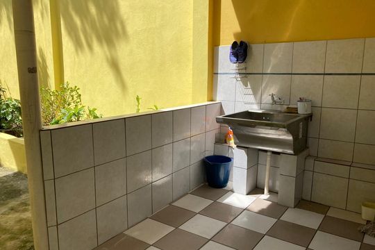Área de serviço de casa à venda com 3 quartos, 130m² em Cavalhada, Porto Alegre