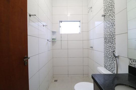 Banheiro Social de casa para alugar com 3 quartos, 130m² em Shopping Park, Uberlândia