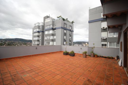 Quintal de apartamento à venda com 3 quartos, 260m² em Petrópolis, Porto Alegre