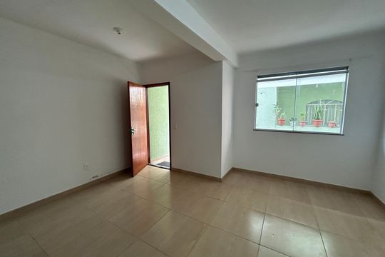 Sala de casa para alugar com 2 quartos, 62m² em Osvaldo Cruz, Rio de Janeiro