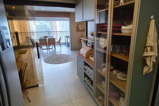 Cozinha de apartamento à venda com 3 quartos, 180m² em Jardim Caboré, São Paulo