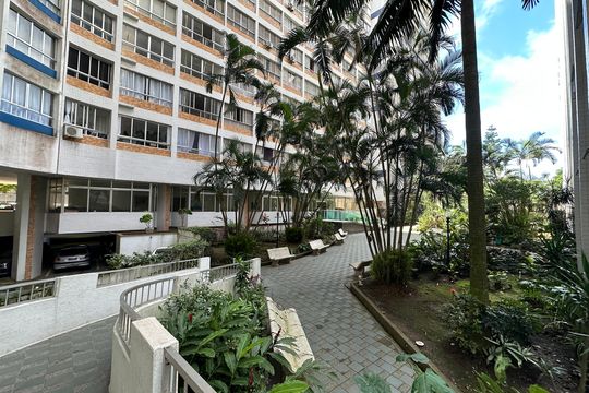 Jardim de apartamento para alugar com 3 quartos, 135m² em Itararé, São Vicente