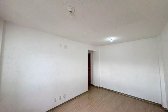 Sala de apartamento para alugar com 2 quartos, 47m² em Taquara, Rio de Janeiro