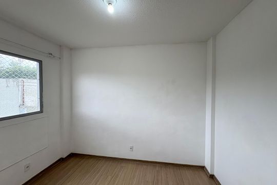 Quarto 2 de apartamento para alugar com 2 quartos, 47m² em Taquara, Rio de Janeiro
