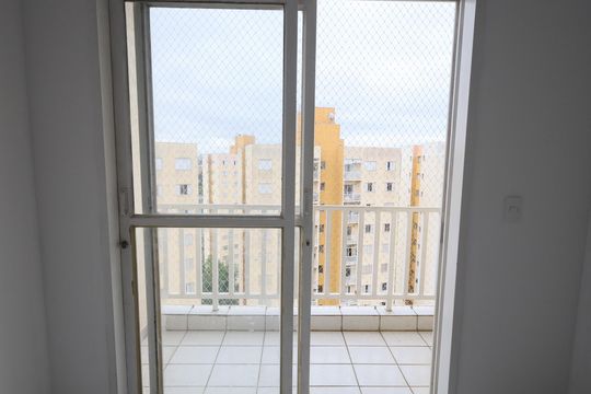 Sala de apartamento para alugar com 2 quartos, 60m² em Piratininga, Osasco