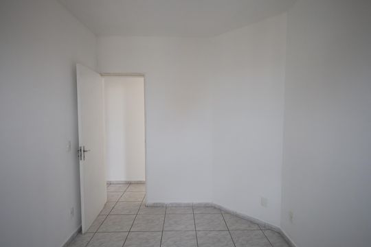 Quarto 2 de apartamento para alugar com 2 quartos, 60m² em Piratininga, Osasco