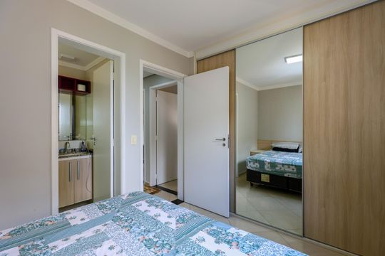 Suíte de apartamento para alugar com 3 quartos, 70m² em Jardim Henriqueta, Taboão da Serra