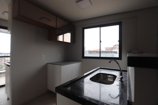 Cozinha de apartamento para alugar com 2 quartos, 42m² em Parque Savoy City, São Paulo
