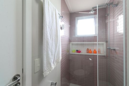 Banheiro da Suíte 1 de apartamento para alugar com 3 quartos, 137m² em Lapa, São Paulo
