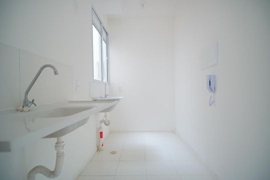 Cozinha de apartamento à venda com 2 quartos, 42m² em Rubem Berta, Porto Alegre
