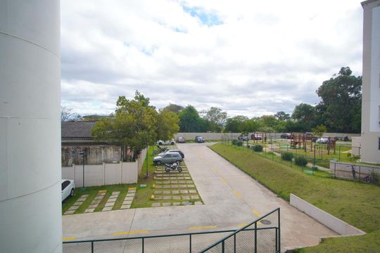 Sala - Vista de apartamento à venda com 2 quartos, 42m² em Rubem Berta, Porto Alegre