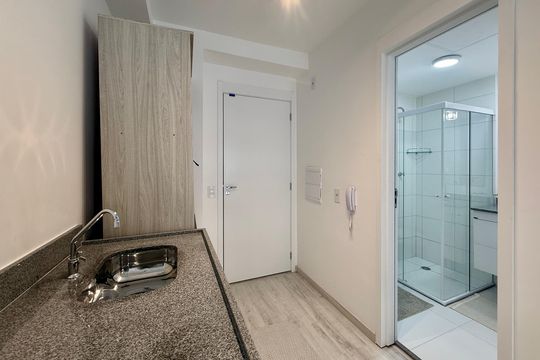 Cozinha de kitnet/studio à venda com 1 quarto, 31m² em Vila Cordeiro, São Paulo