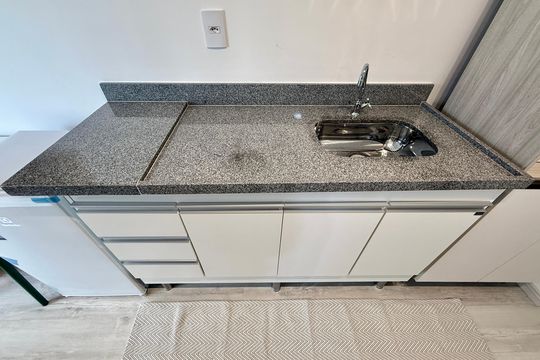 Cozinha de kitnet/studio à venda com 1 quarto, 31m² em Vila Cordeiro, São Paulo